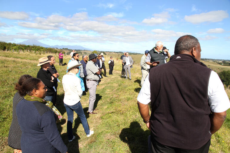 Local history researcher Rob Greene tells the story of the siege of Te Ārei and Puketerangi Pā from near to the sites.